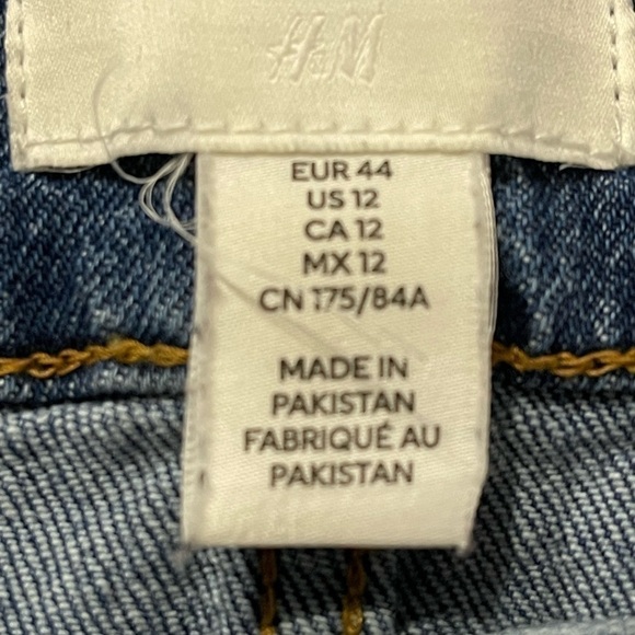 Classic H&M Blue Jeans - Size US 12 (EUR 44) - Excellent Condition - Picture 3 of 3
